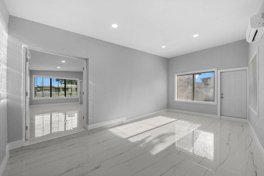 Building Photo - 1300 NW 90th St