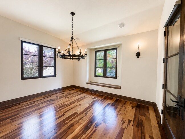 Building Photo - Luxurious Tuscan Villa - 3/3.5 Includes Private Casita in Goleta Bluffs!