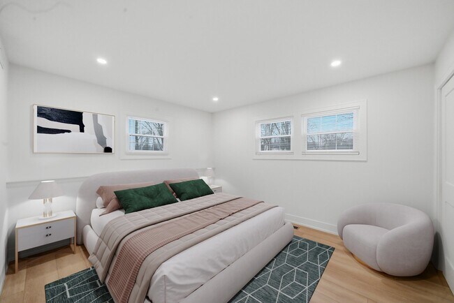 Building Photo - 2S245 Mayfield Ln