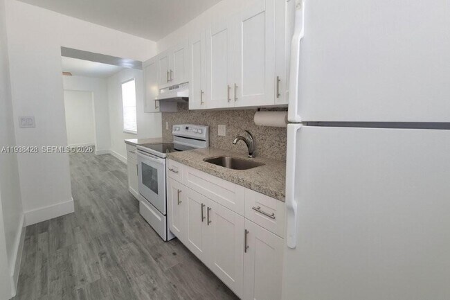 Building Photo - 2265 SW 15th St