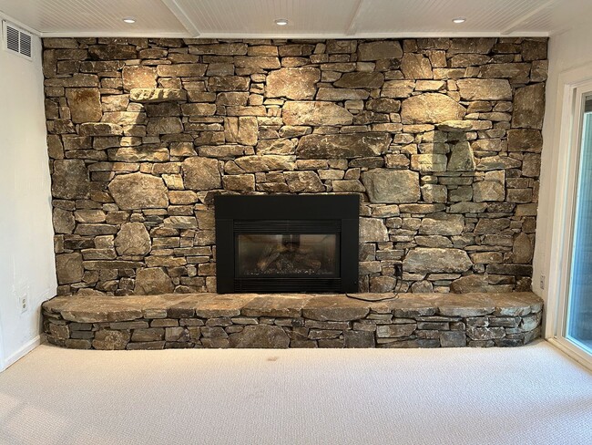 Building Photo - Central AVL - Large Custom Built Home with...