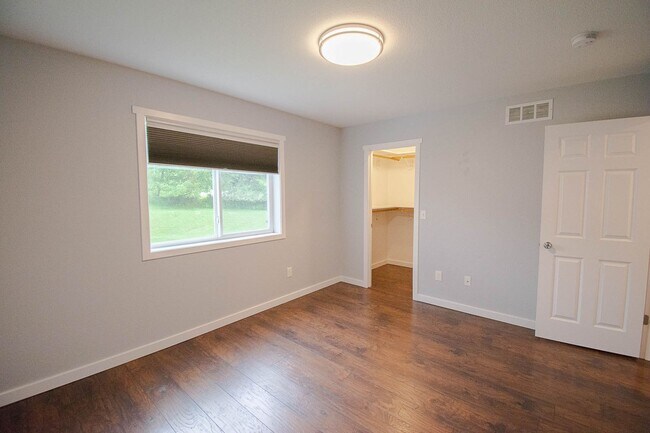 Building Photo - Gorgeous 4br home on nice lot with no backyard neighbors!
