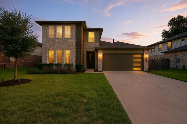 Building Photo - 14245 Lake Lodge Dr