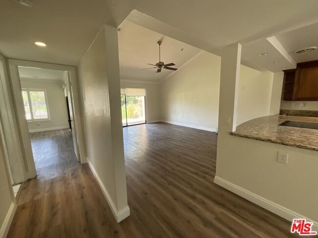 Building Photo - 40588 Pebble Beach Cir