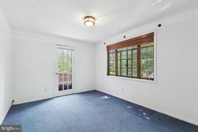 Building Photo - 1610 N Greenbrier St