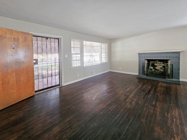 Building Photo - 4-Bedroom Ranch in the Heart of Atlanta – ...