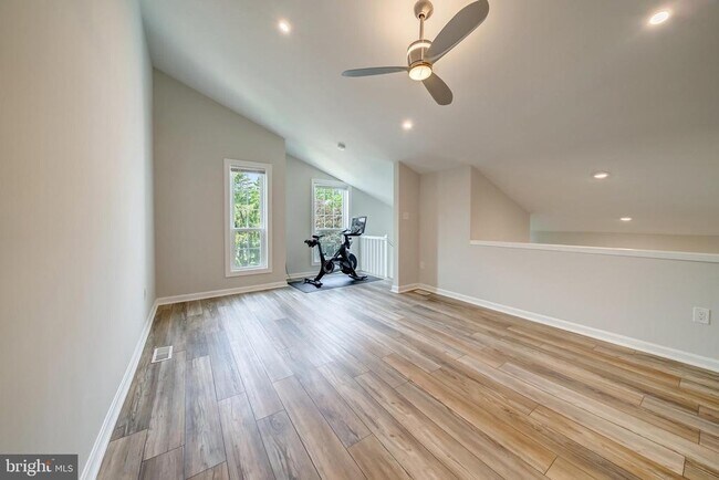 Building Photo - 10038 Oakton Terrace Rd