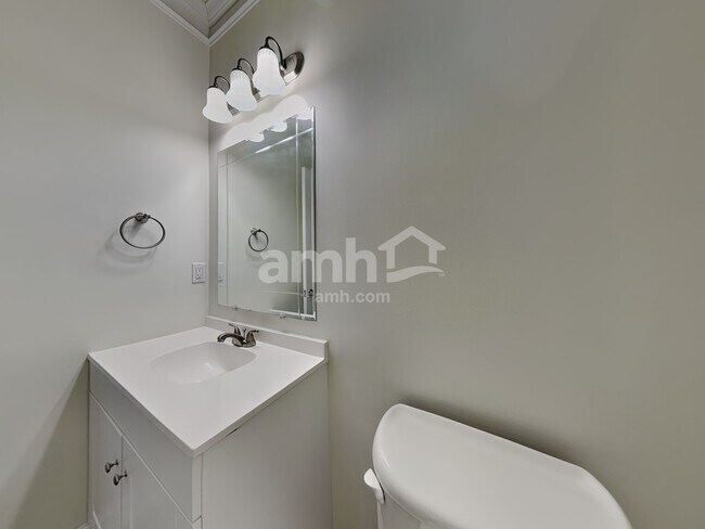 Building Photo - 8401 Forest Shadow Cir