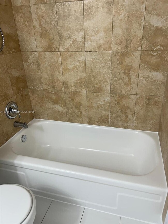 Building Photo - 541 Blue Heron Dr