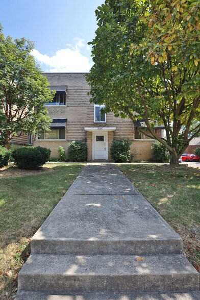 Building Photo - 3248 Indianola Ave