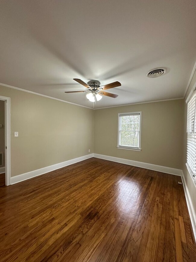 Building Photo - Normaltown Home Move-in ready