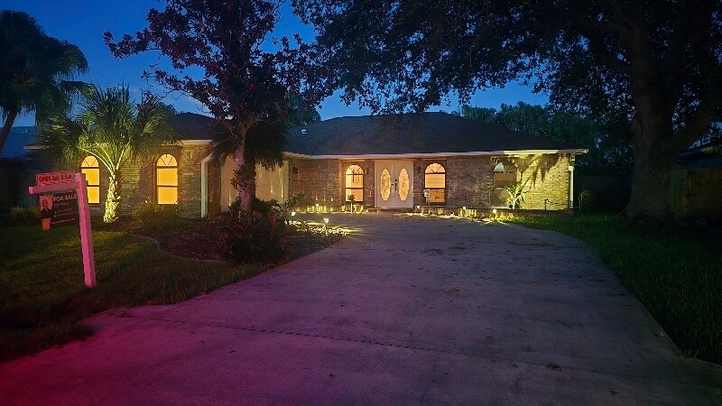 Building Photo - 1315 Armory Dr NE