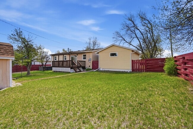 Building Photo - 1501 Brentwood St