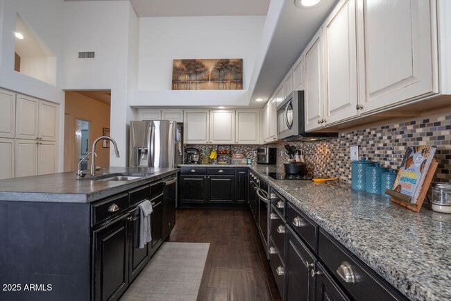 Building Photo - 4649 E Acoma Dr