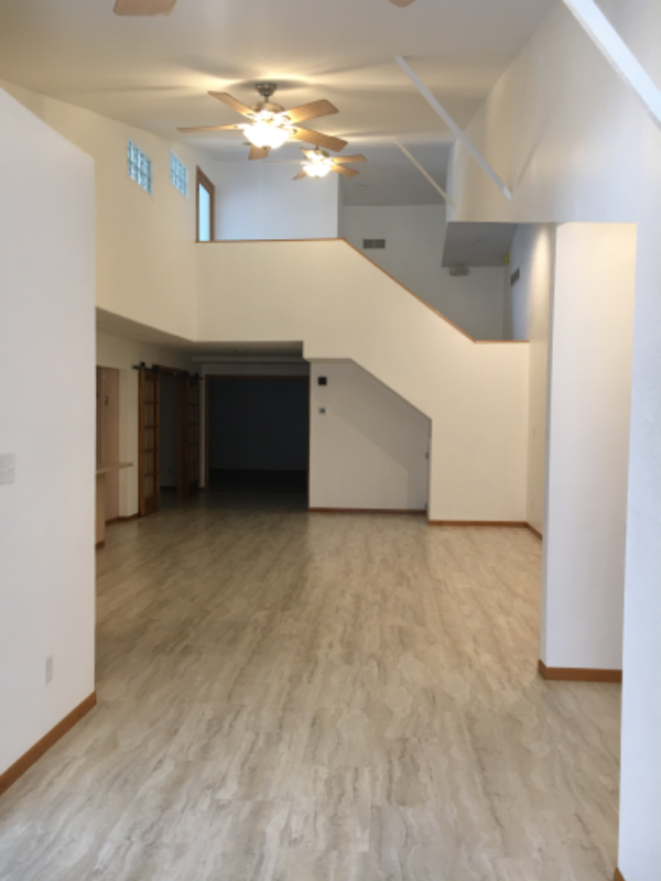 Building Photo - 400 Stephans St