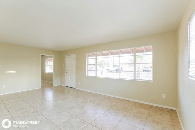 Building Photo - 3305 W Pierson, Phoenix, AZ 85017