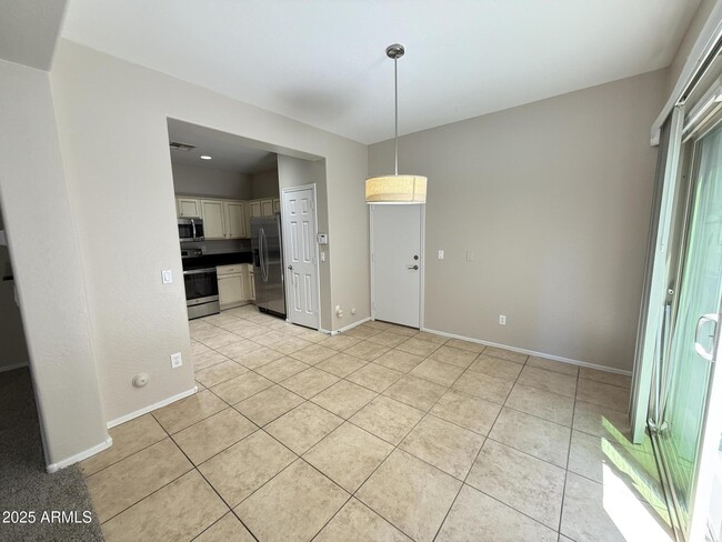 Building Photo - 5355 W Chisum Trail