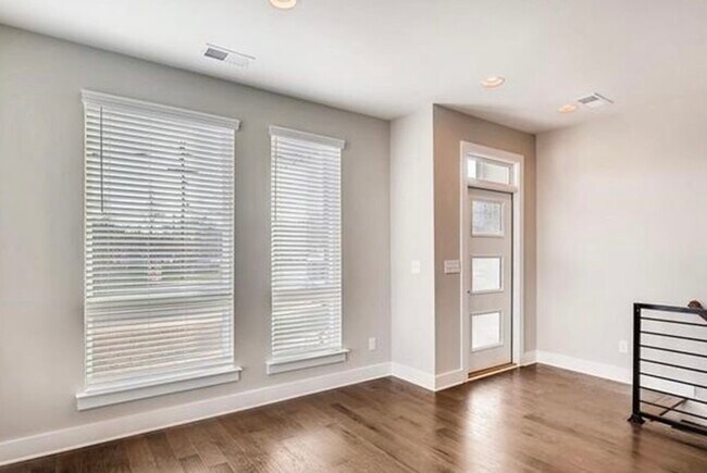 Livingroom - 418 Southend Crossing Ln