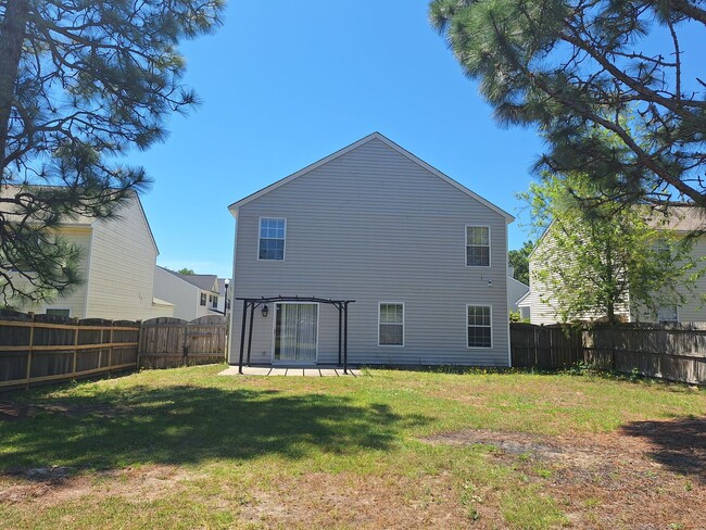 Building Photo - Wonderful Four Bedroom Home in Northeast C...