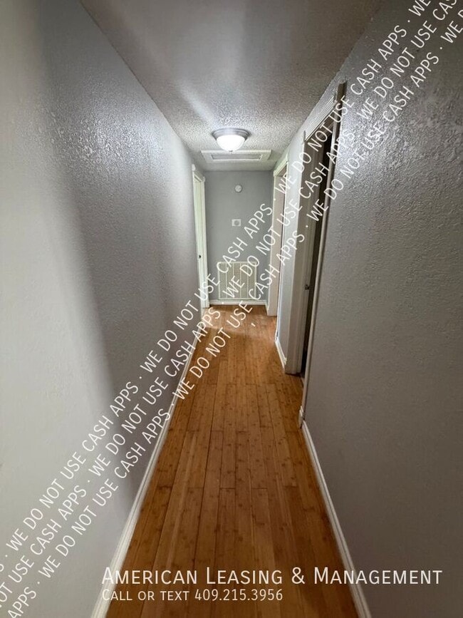 Building Photo - 10271 TX-103