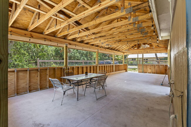 Building Photo - 8012 US-1