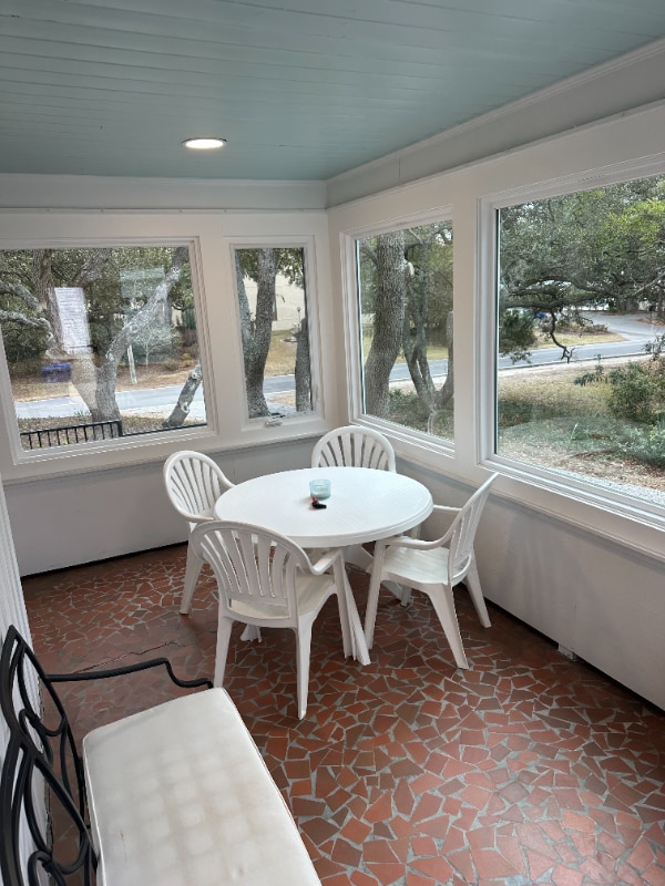 Building Photo - 313 73rd Ave N