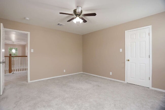 Building Photo - 14514 Redwood Valley