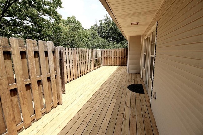 Building Photo - 3880 Williamsburg Cir