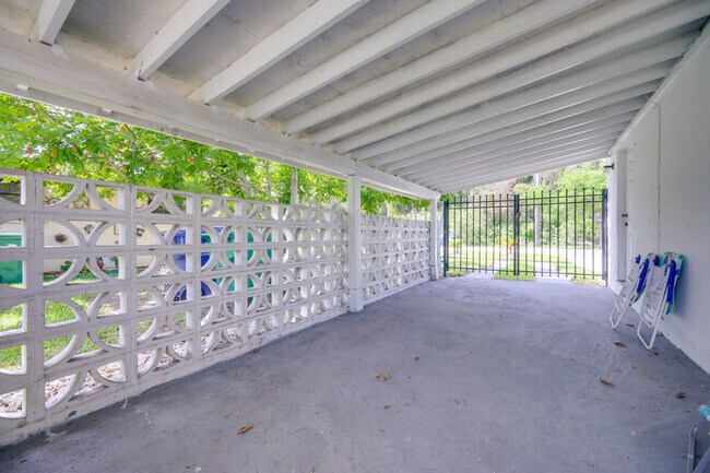 Building Photo - 280 NW 207th St
