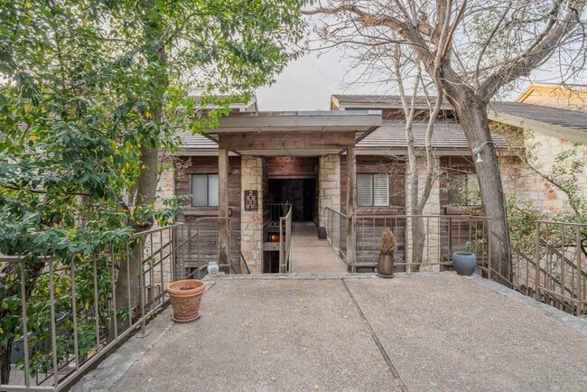 Building Photo - 8200 Neely Dr