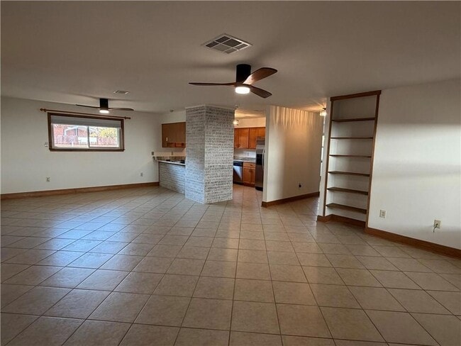 Building Photo - 4840 Rye St