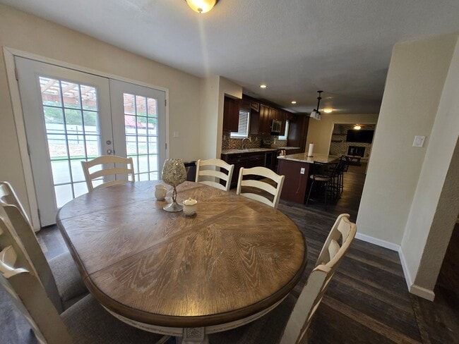 Building Photo - Fully  Furnished FLETC Rental Roswell, NM