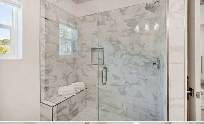 Building Photo - 15 Golden Bell Ct