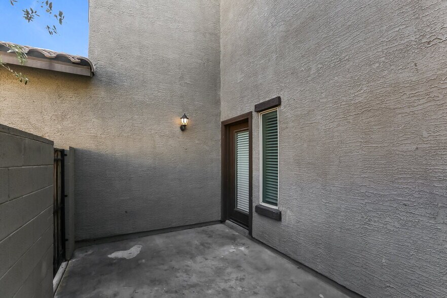 Building Photo - 1829 W Minton St