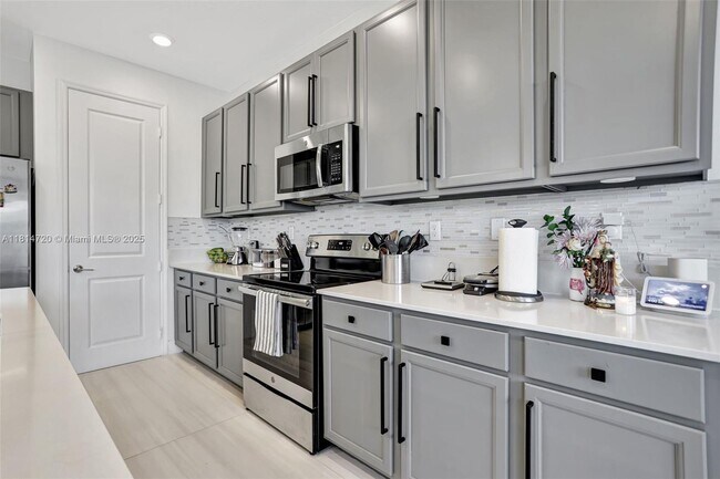 Building Photo - 1171 Veleiros Blvd