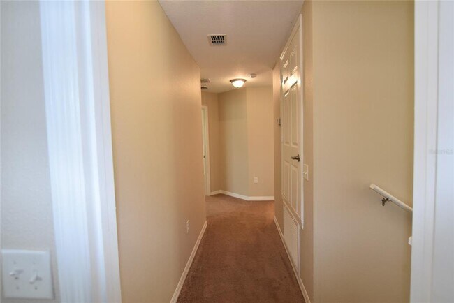 Building Photo - 527 Bristol Cir