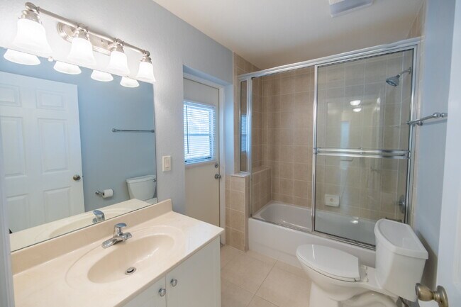 Building Photo - 2624 SW 52nd St
