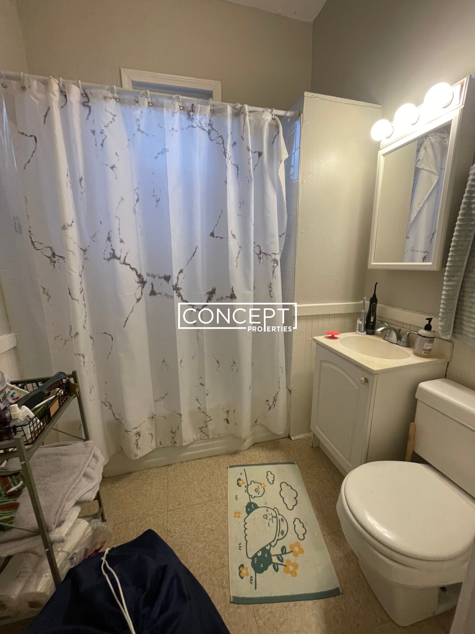 Building Photo - 8 A Forest St