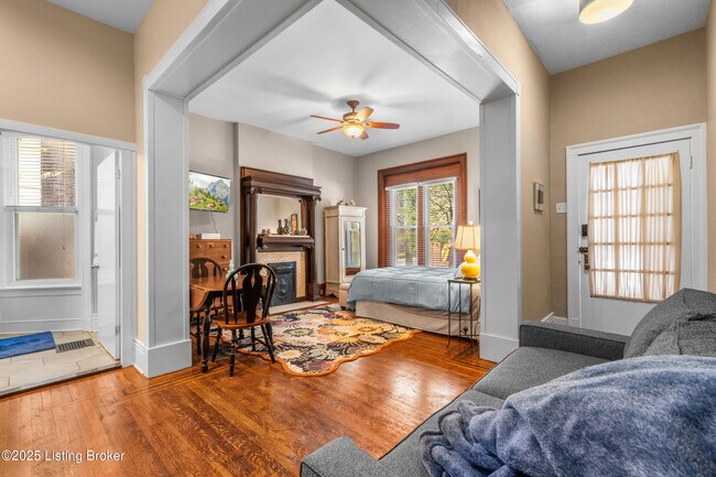 Building Photo - 1236 E Broadway