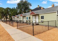Building Photo - Bright Downtown Studio Apartment