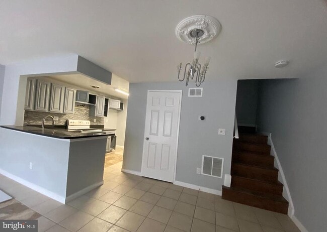 Building Photo - 8829 Welbeck Way