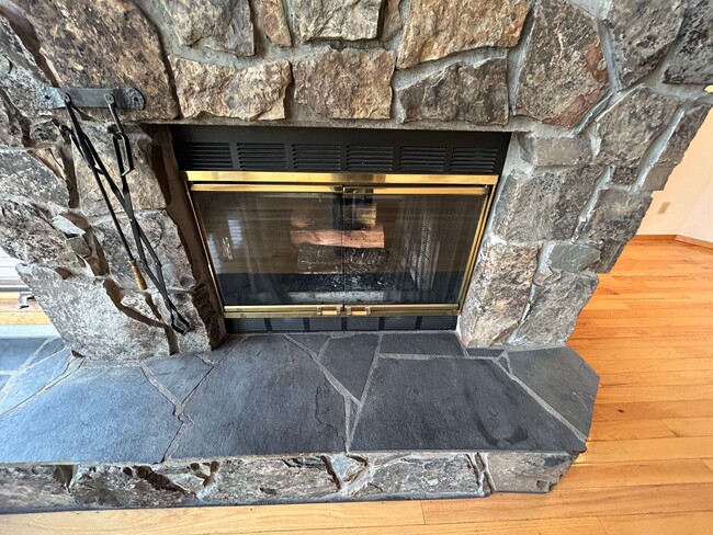 Building Photo - 2 Bedroom with Loft on Private Golf Course, Amazing Views!