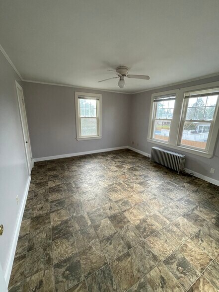 Building Photo - 21 Dingley St