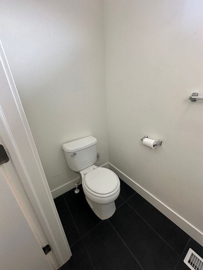 Building Photo - GORGEOUS Home!!!!