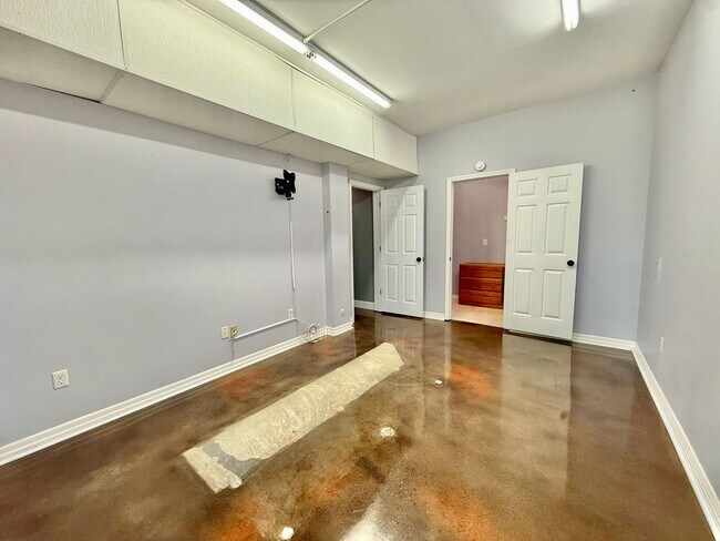 Building Photo - 309 Bullrun Valley Dr