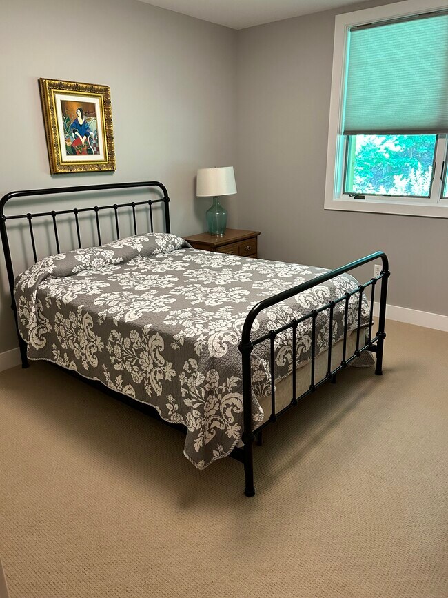 Guest BD 1 - 1388 Gray Dr