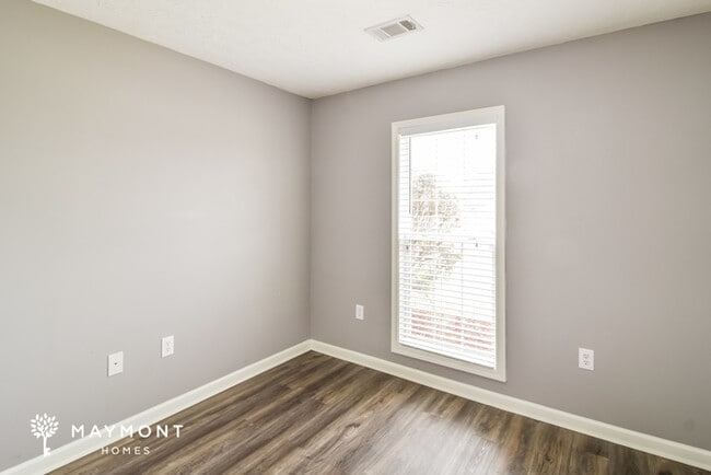 Building Photo - 8756 Jamac Ln