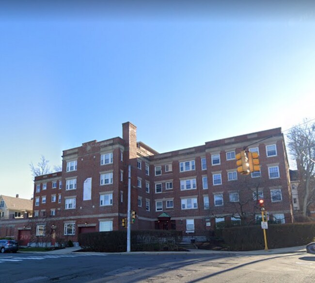 Building Photo - 545 Belmont St