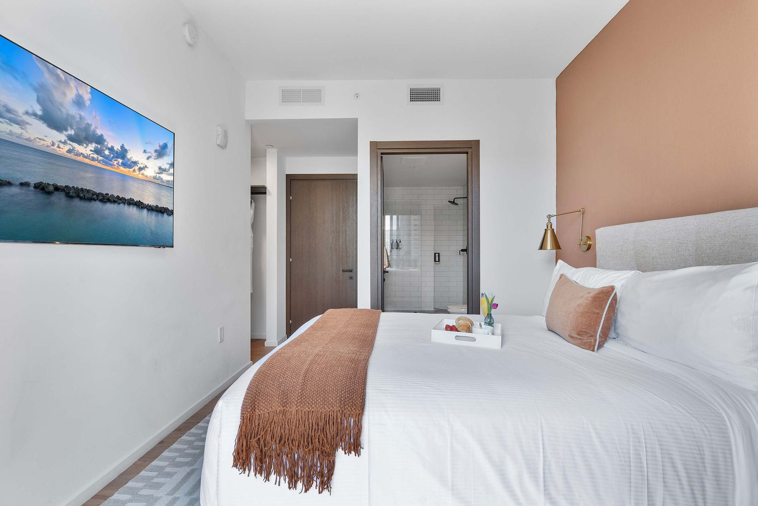 Building Photo - 398 NE 5th St