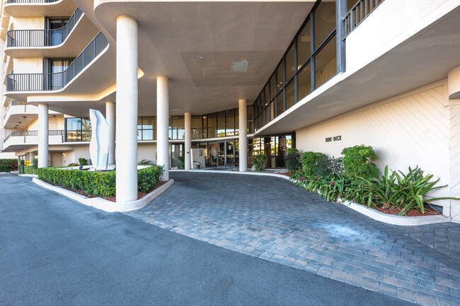 Building Photo - 3610 S Ocean Blvd